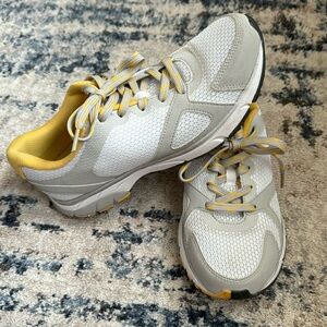 Vionic Tokyo sneakers